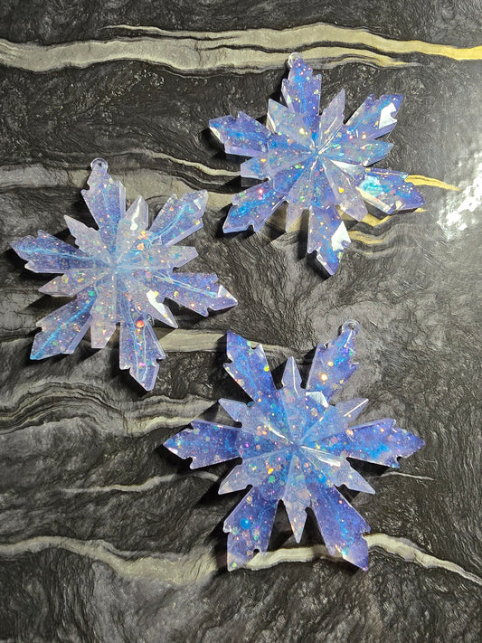 Resin snowflakes flakes